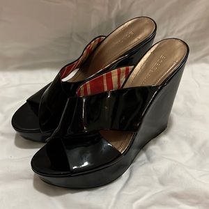 BCBG Generation Size 9 Patent Leather Wedges